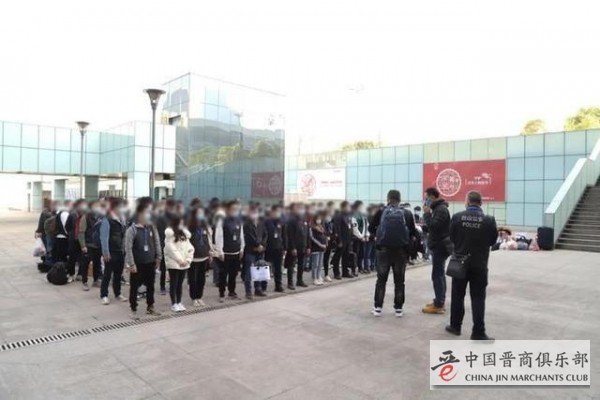 广东省公安厅侦破跨境网络赌博案，查扣上百张银行卡和电话卡