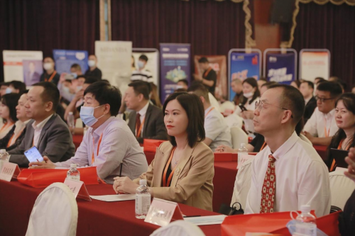 捷报!蔻心草荣获第八届中国品牌影响力大会两项大奖