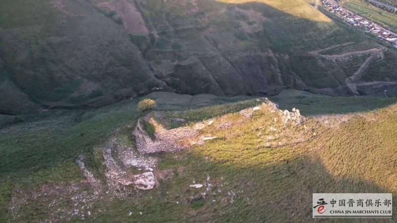 山西岢岚县发现数量众多古军寨