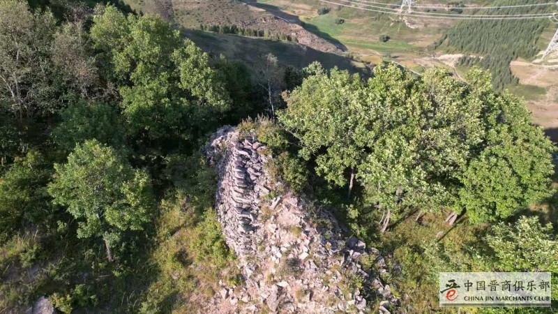 山西岢岚县发现数量众多古军寨