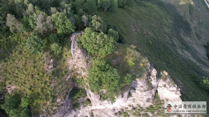 山西岢岚县发现数量众多古军寨