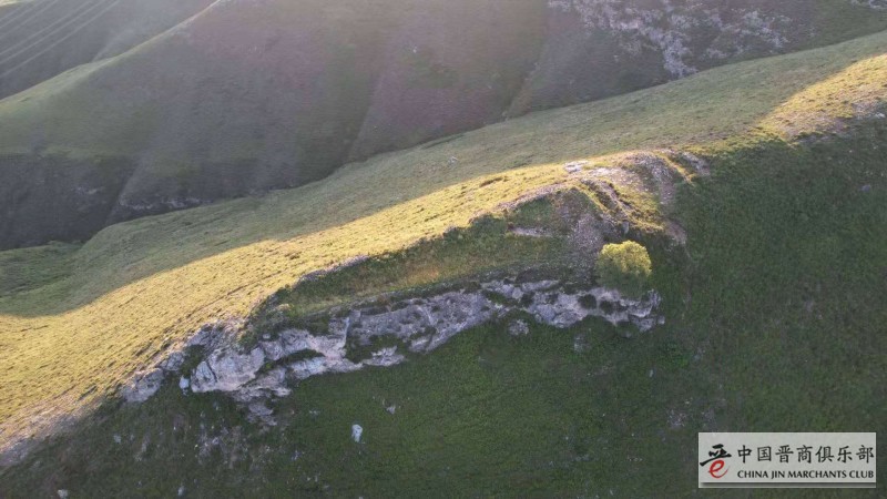 山西岢岚县发现数量众多古军寨
