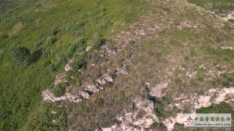 山西岢岚县发现数量众多古军寨
