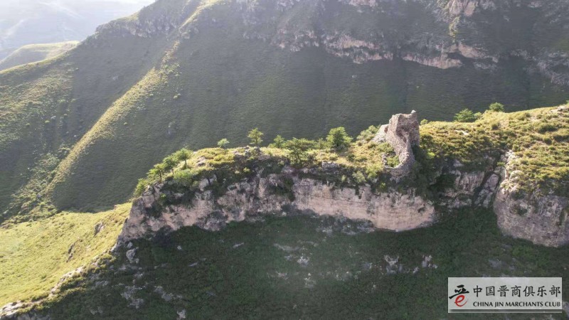 山西岢岚县发现数量众多古军寨