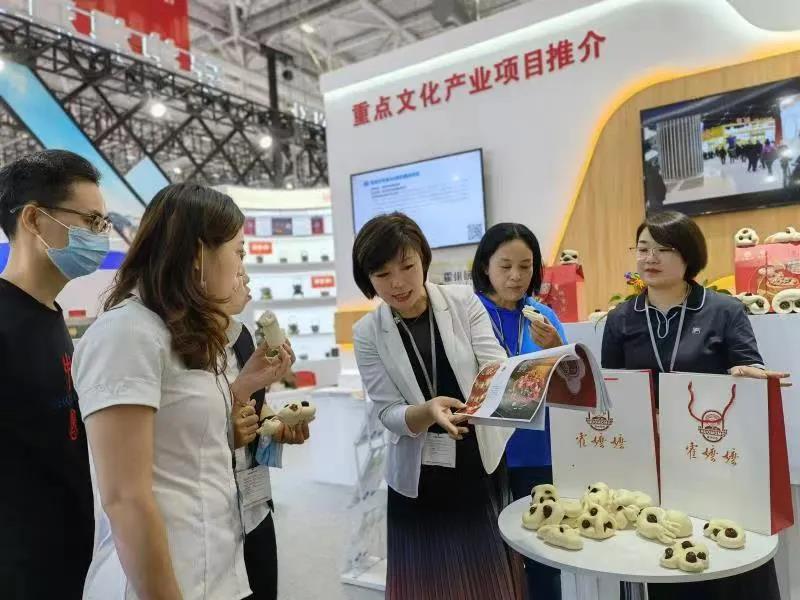 霍州文化产业亮相第十七届深圳文博会 郭丽华出席