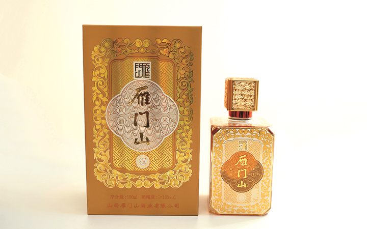 雁门山 汉 · 半甜型、保健，660ml白色白方瓶