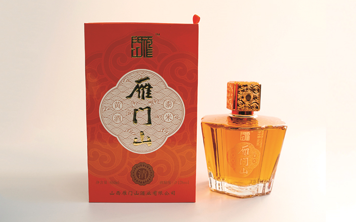 雁门山 清 · 半甜型、保健，660ml红色如意瓶