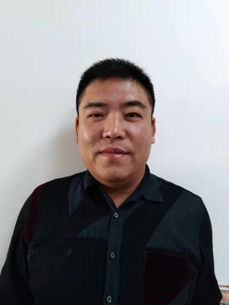 崔灵超 烟台市崔晓商贸中心 总经理