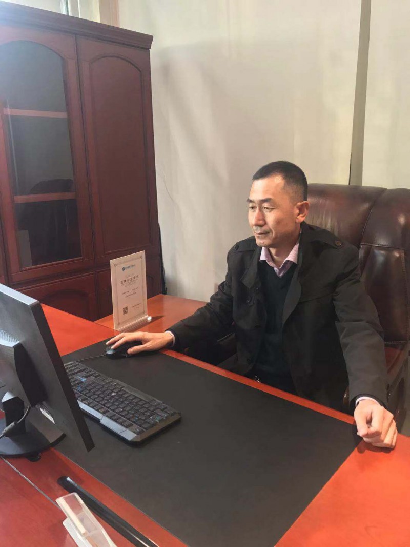 贺周平 临县红星联枣业有限公司 董事长