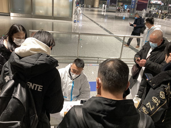 多地再现防疫“一刀切”:要么隔离,要么原地返回