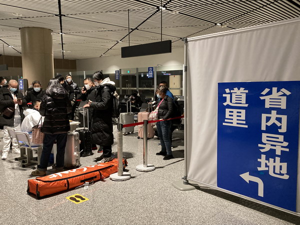 多地再现防疫“一刀切”:要么隔离,要么原地返回