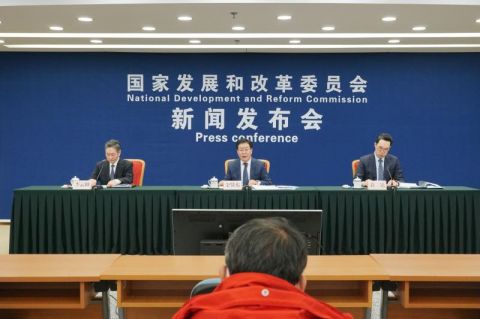 多地再现防疫“一刀切”:要么隔离,要么原地返回