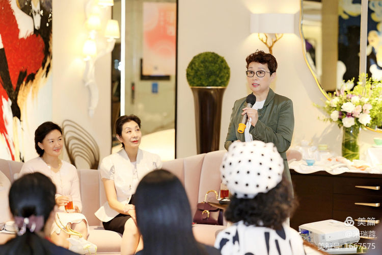 晋商米瑞蓉:借一段时光,让我重回美好 ——英国皇家骨瓷鉴赏沙龙