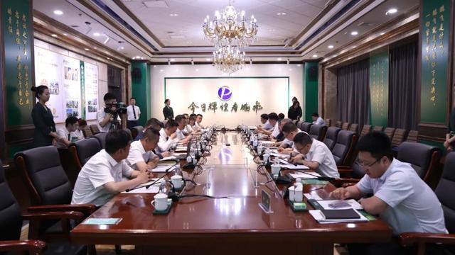 晋商银行、太重集团与鹏飞集团交流座谈会在鹏飞集团召开