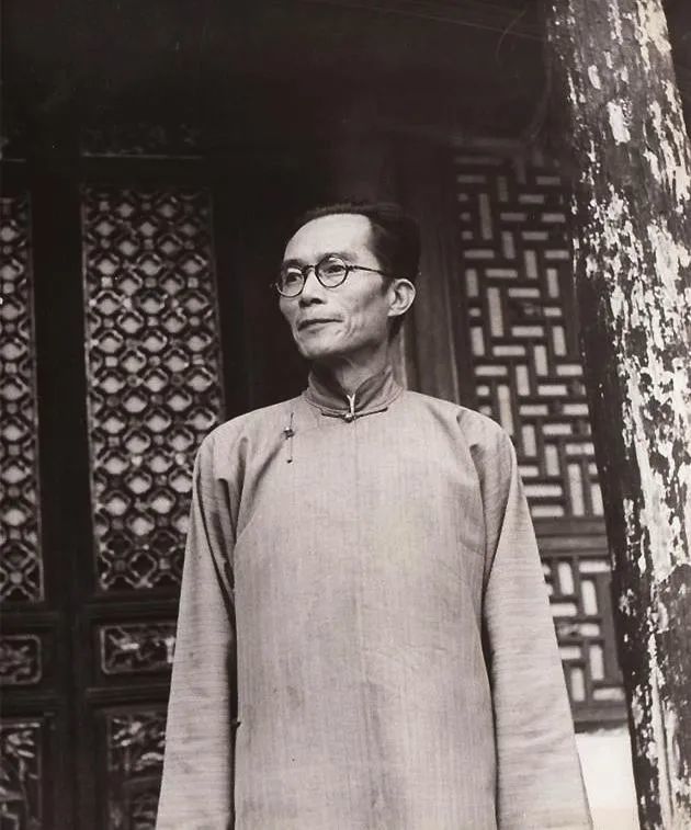 一群没用的迂腐文人