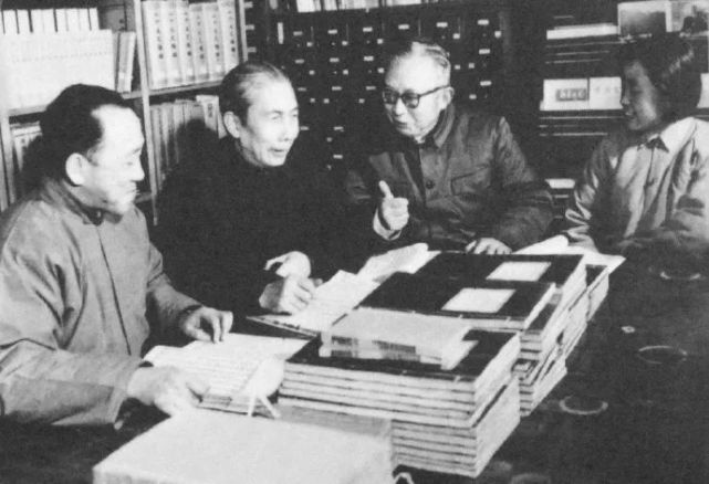 一群没用的迂腐文人