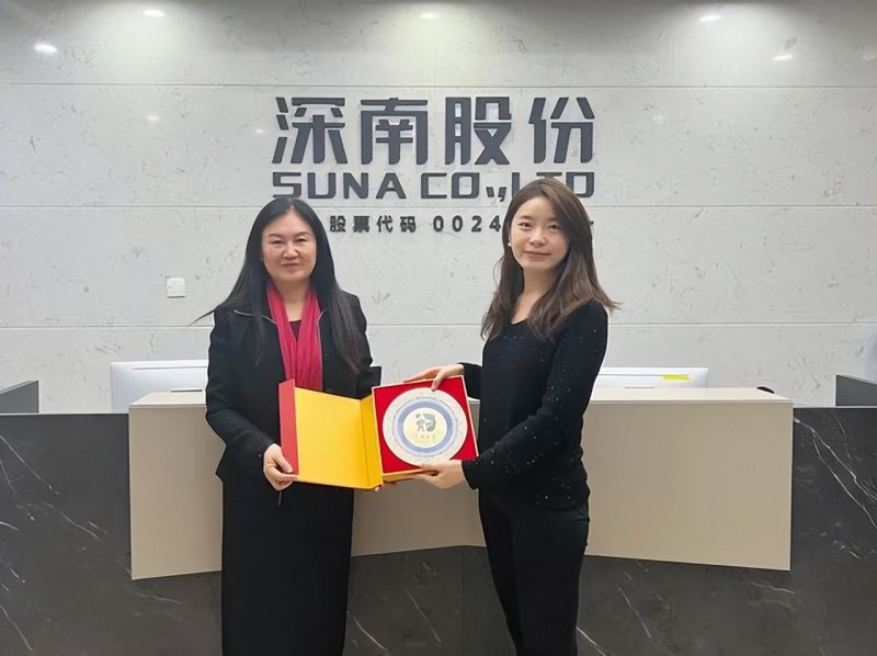 12个人,不到30岁就担任上市公司董事长,看他们的爹,原来不一般