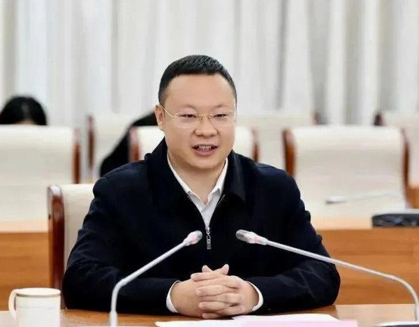 普阳钢铁董事长郭龙鑫