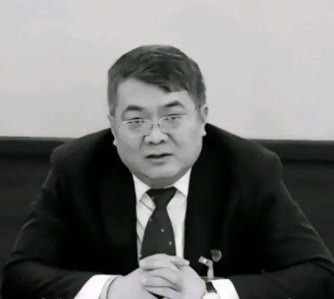 改制后遗症 属地不管、总部远而不管 | 潞安化工阳泉五矿矿长王睿跳楼自杀