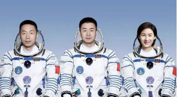 夜间零下15度，地磁异常区离轨，神舟十四号返回地球，为何要冒险