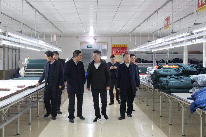 山西鹏飞集团考察调研甘肃省庆阳市宁县太昌镇富邦乡村振兴“就业工厂”