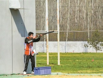 十六届省运会射击比赛（飞碟项目）收枪 我市选手射落一金两铜