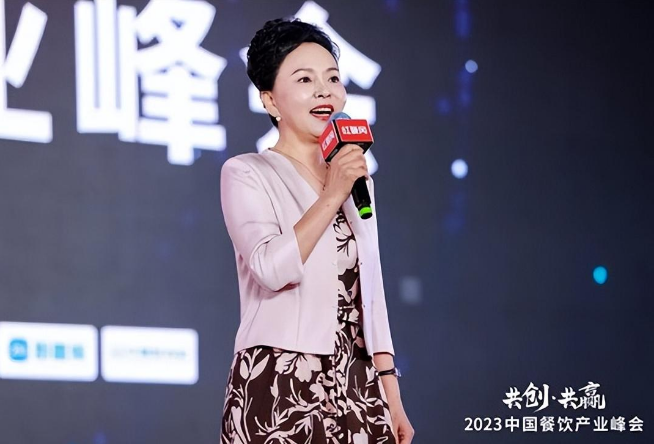 学习、模仿，然后传播正能量 | 蓝海集团党委书记安英：个人IP的成功打造可以赋能企业的经营