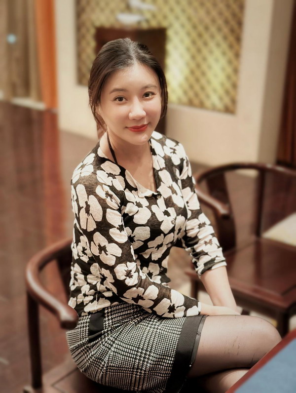 “白富美”吴思蕊养黑猪，大华永正年入10亿丨智造预制菜