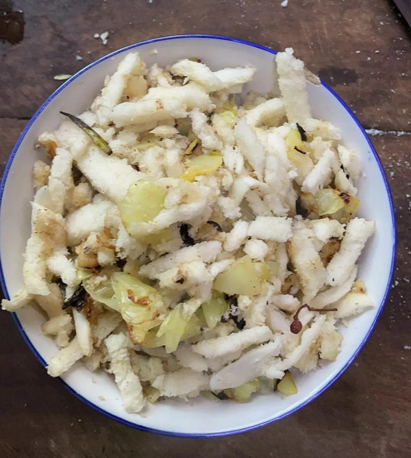 目睹了山西农村的传统土葬，和阴阳先生聊了很多日月。