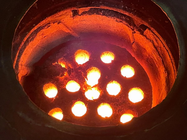 目睹了山西农村的传统土葬，和阴阳先生聊了很多日月。