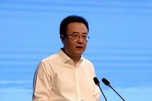 山西金控集团党委书记、董事长王振宇