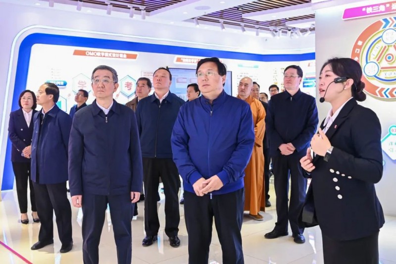 吴存荣率住晋全国政协委员在太原考察 山西焦煤赵建泽参加并在座谈会上发言