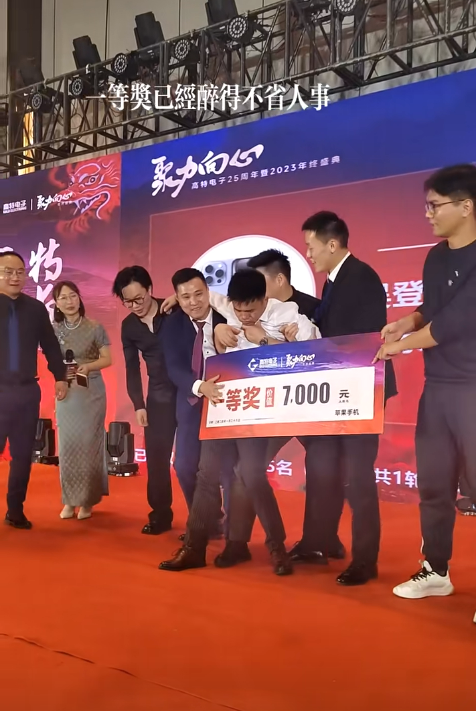 s_dc36fe337e6449f3b7e1ff524a41d931