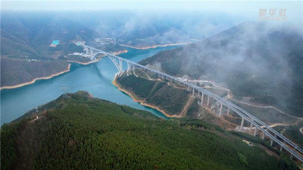 S7e5cf255-5014-45bc-a47c-b00edf432599