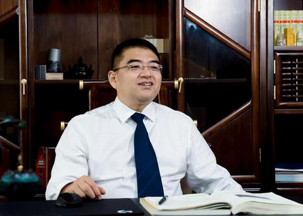 山西鸣岐医疗集团董事长崔鸣岐先生 入刊《发现》杂志封面人物