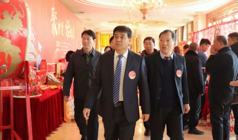 优秀晋商杨文跃董事长受邀参加临汾市“聚乡贤 话发展”新春茶话会