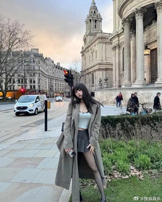 s_fb319ab982c0477c892985b478ac424e