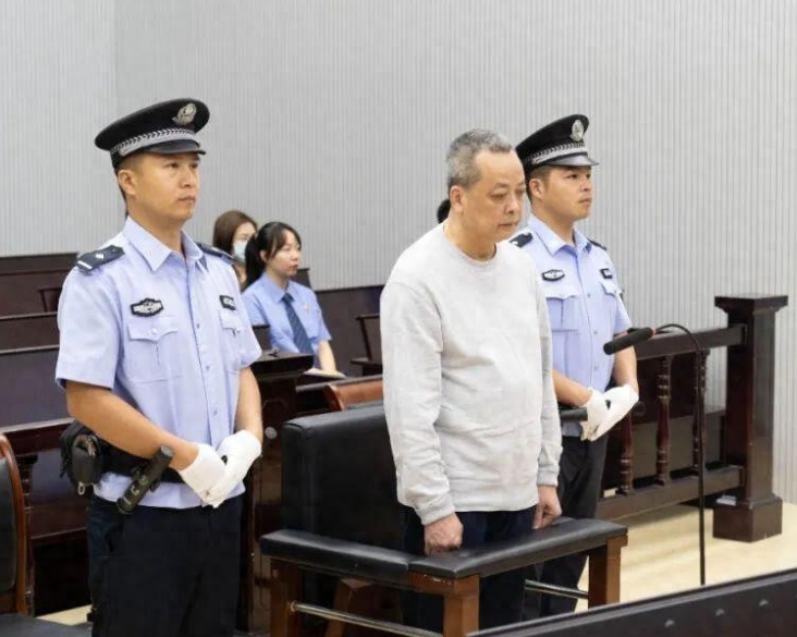 被控受贿数额特别巨大！广西玉林市委原书记莫桦受审