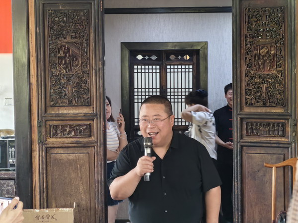 老关家肘子关志丰