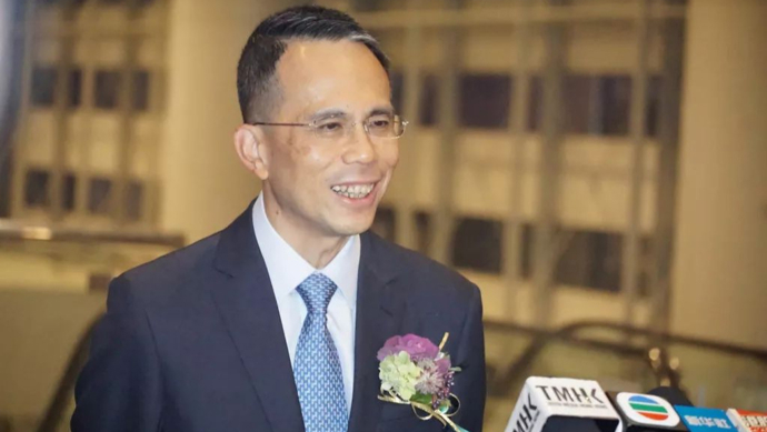 频繁打折卖楼，李嘉诚家族这样回应