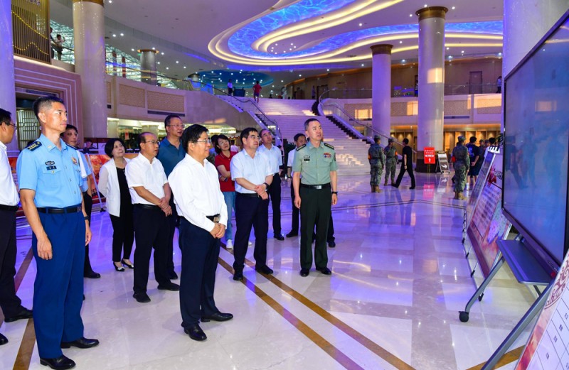 山西省朔州市四套班子领导集体参观军事历史文化展