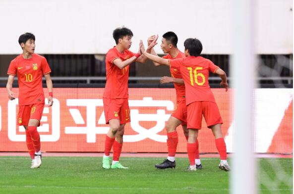 中国U-19男足庆祝进球