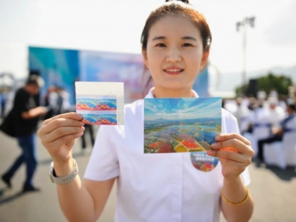 山西运城盐湖登上“国家名片”