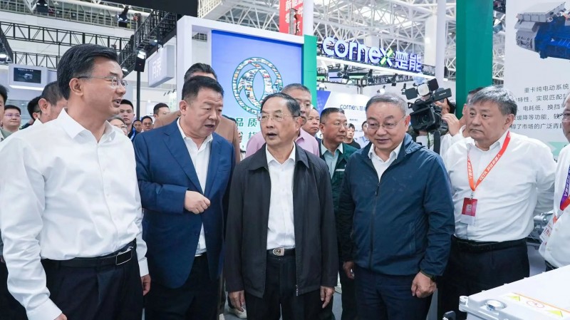 鹏飞在氢能领域的突破性成果——氢能电堆与高压气态储氢瓶技术