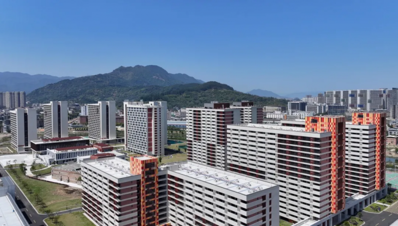 曹德旺百亿捐建福耀科技大学首招：年费5460元，本硕博双学位+国际科研合作