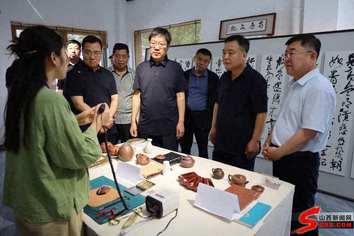 9ca224f2698f45a89f125aaf0f70957d~tplv-tt-origin-web_gif