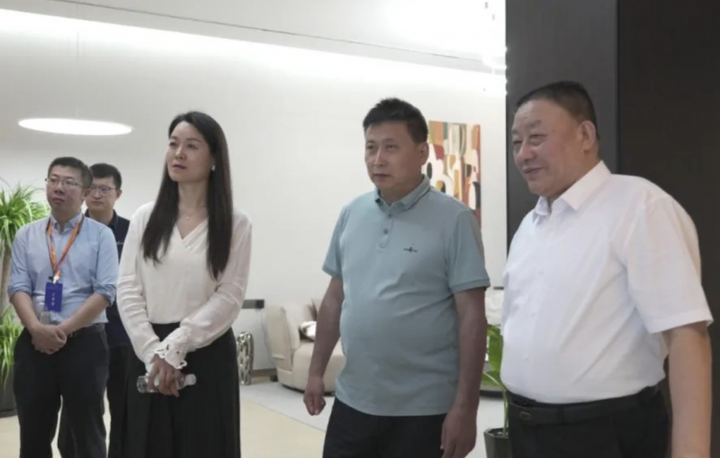 晋善晋美·央地国民企合创未来·夏季交流会领导代表莅临中德集团观摩考察