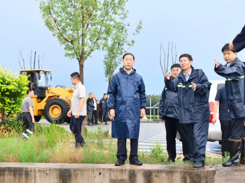 第一时间赶赴一线！山西省晋中市委书记常书铭在榆次小张义村、太榆总退水渠榆次段指挥调度应急抢险
