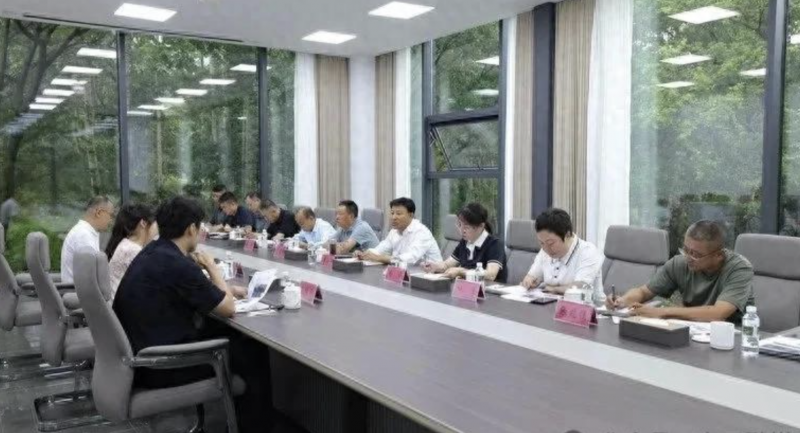 吕梁市离石区区委书记廉海平在大东沟景区调研低空经济项目