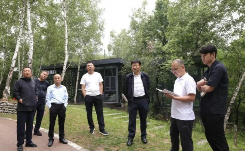 吕梁市离石区区委书记廉海平在大东沟景区调研低空经济项目